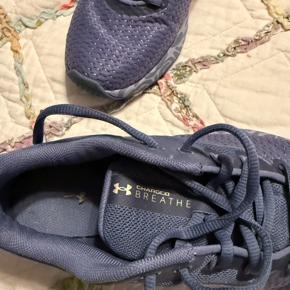 Under Armour Women's Blue Athletic Lace-Up Sneakers